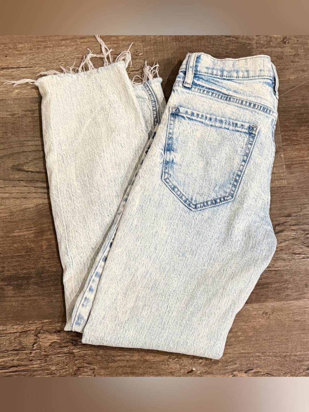 Daze Light Wash Women's Jeans - Classic High-Rise Style